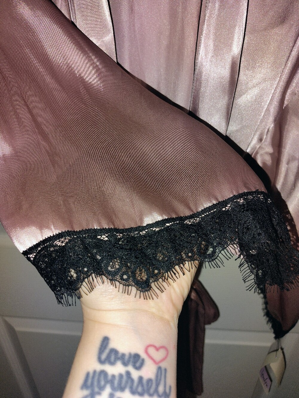 Lilac & London Rose Quartz With Black Trim Robe - Picture 2 of 5